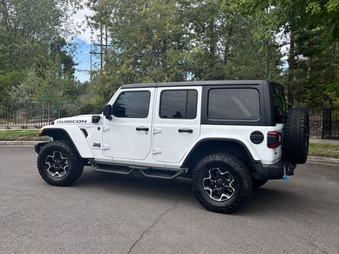 Used 2023 Jeep Wrangler Unlimited Rubicon 4xe AWD/4WD image 2