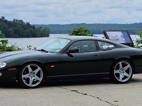 Used 2006 Jaguar XK8 Coupe image 2