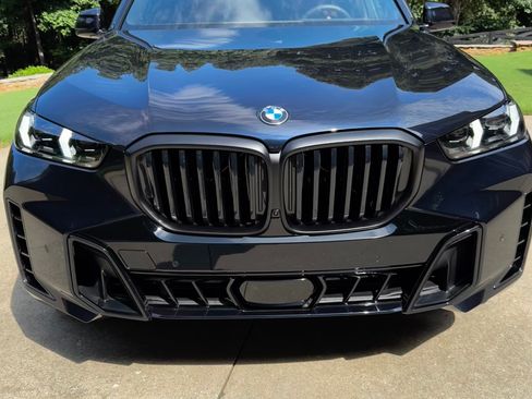Used 2026 BMW X5 xDrive40i w/ M Sport Package AWD/4WD image 2
