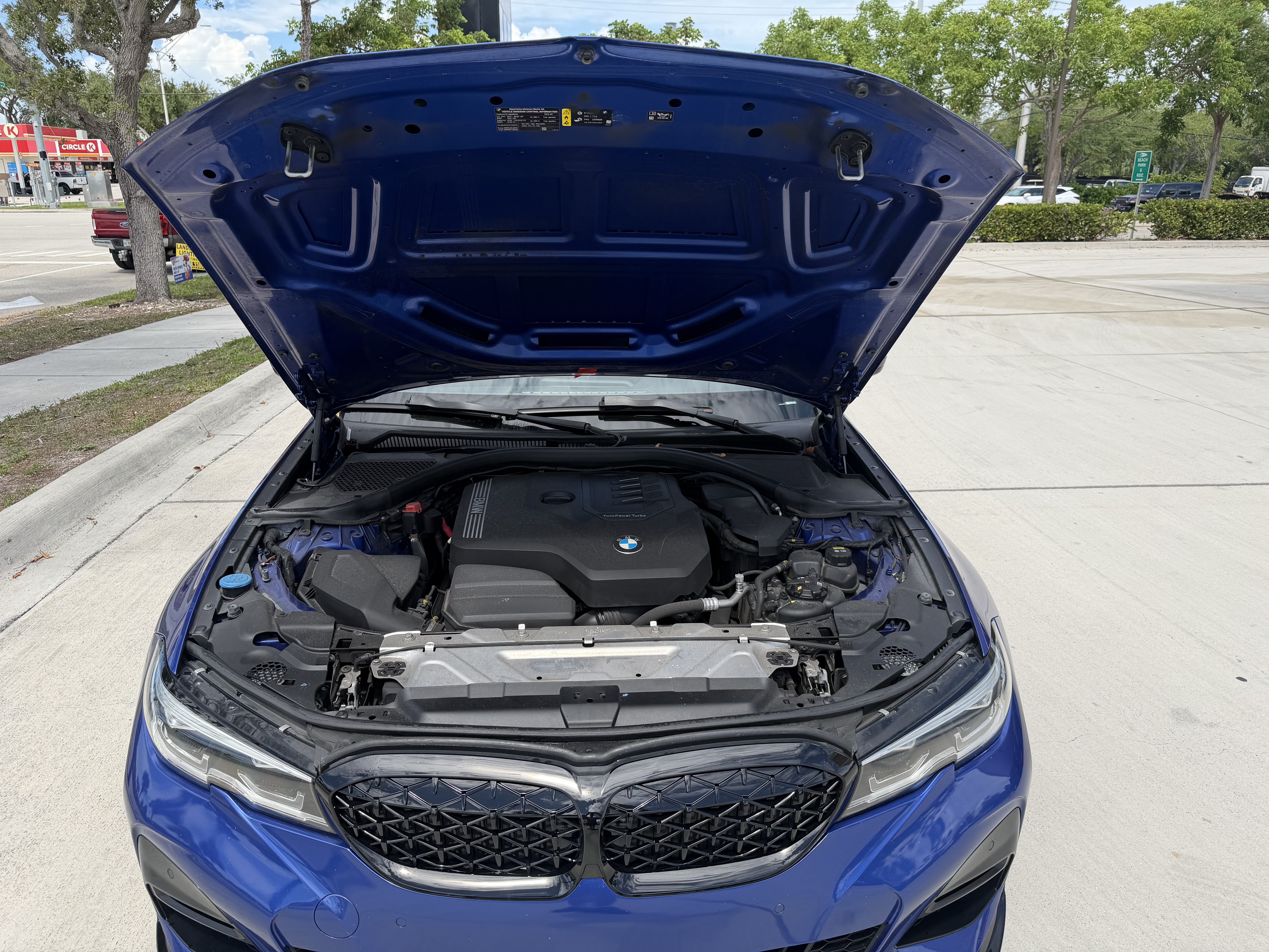 Used 2019 BMW 330i Sedan w/ M Sport Package RWD image 5