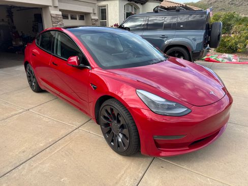 Used 2023 Tesla Model 3 Performance image 4