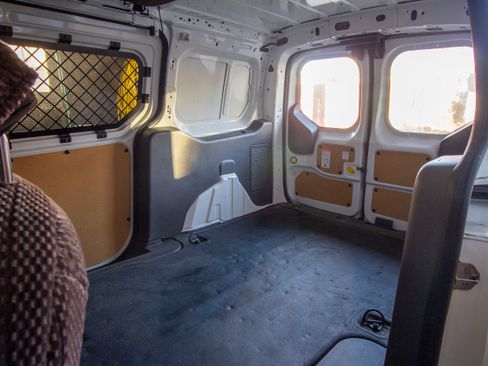 Used 2020 Ford Transit Connect XL image 5