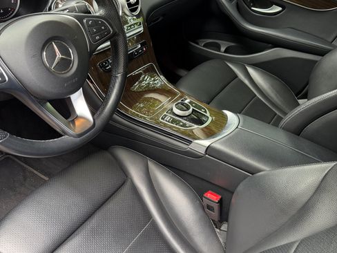 Used 2019 Mercedes-Benz GLC 300 image 10