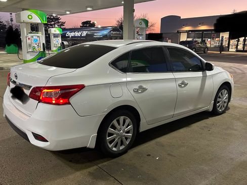 Used 2017 Nissan Sentra S image 6