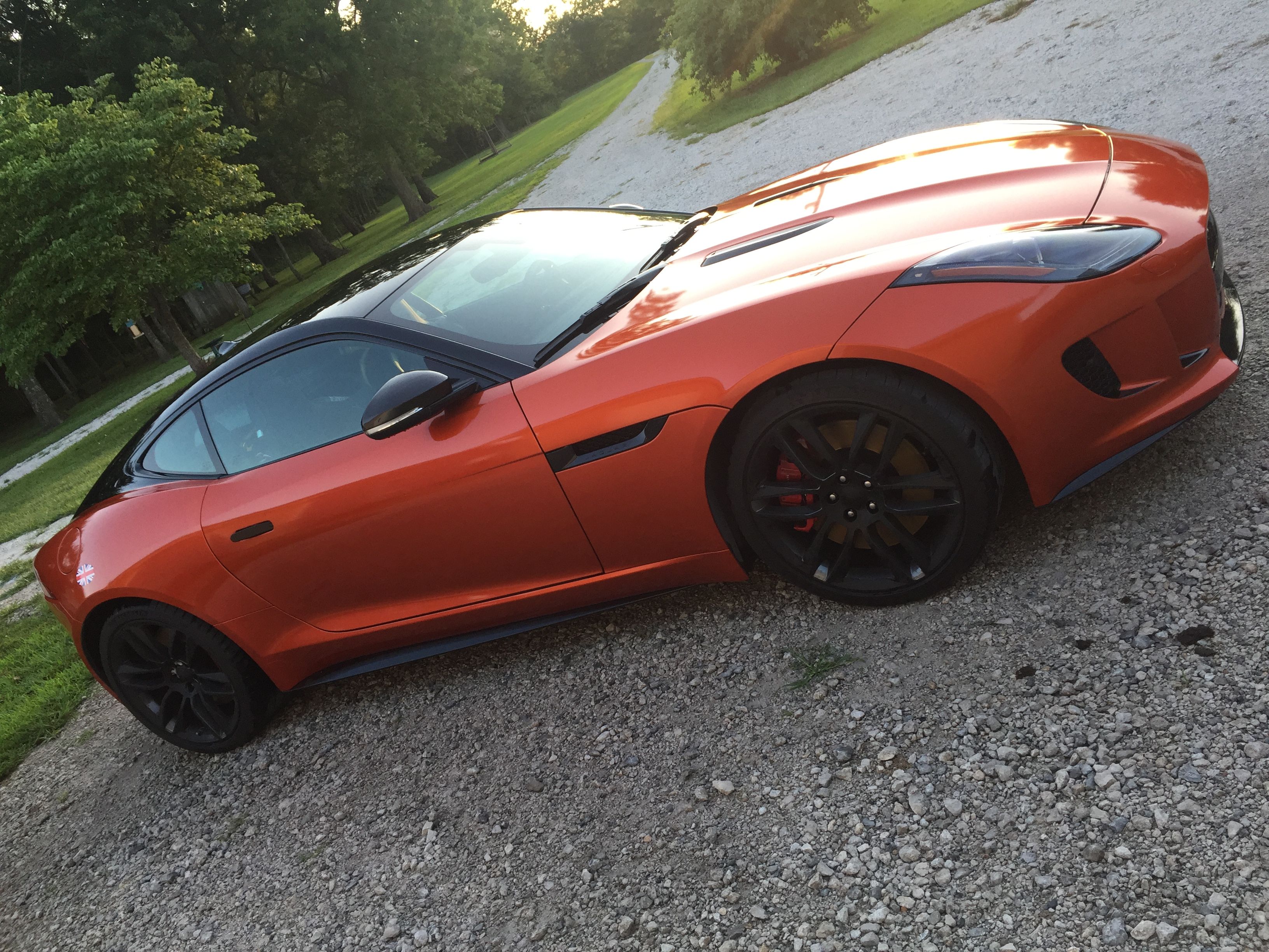 Used 2015 Jaguar F-TYPE R RWD image 11
