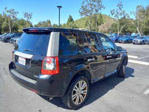 Used 2009 Land Rover LR2 HSE image 4