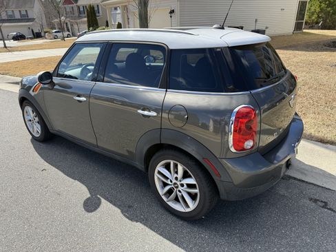 Used 2014 MINI Cooper Countryman image 2