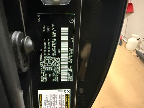 Used 2023 Lexus GX 460 Luxury w/ Sport Design Package image 18