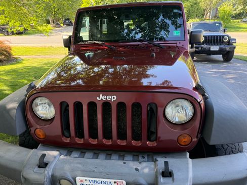 Used 2007 Jeep Wrangler Unlimited Rubicon w/ Dual Top Group AWD/4WD image 4