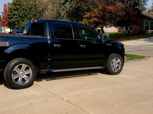 Used 2018 Ford F150 XLT w/ Equipment Group 302A Luxury image 6