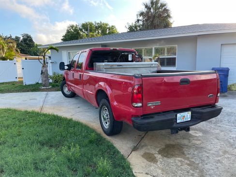 Used 2003 Ford F250 XL image 4