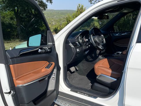 Used 2017 Mercedes-Benz GLS 550 4MATIC image 24