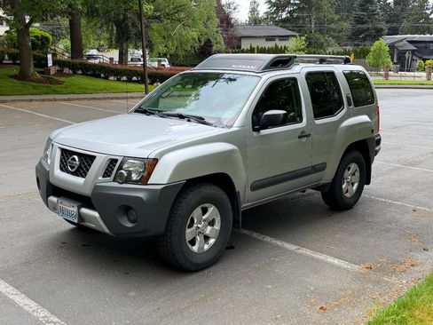 Used 2013 Nissan Xterra S AWD/4WD image 2