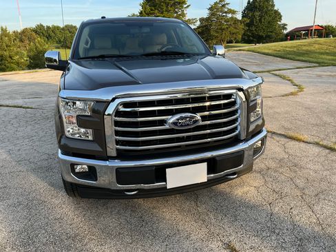 Used 2017 Ford F150 XLT w/ Equipment Group 302A Luxury AWD/4WD image 14