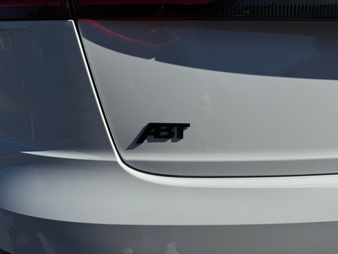 Used 2021 Audi RS Q8 w/ Carbon Optic Package image 15