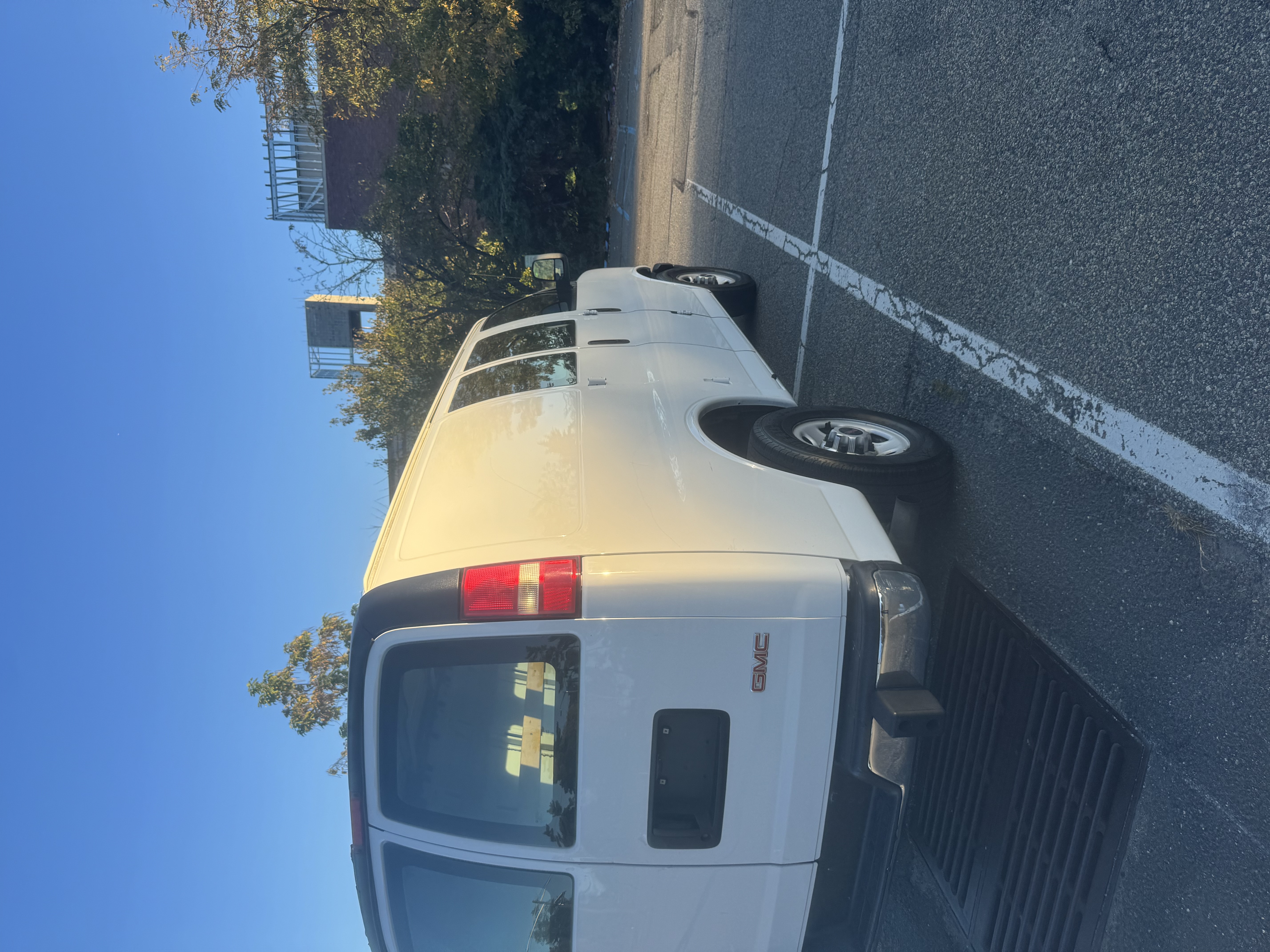 Used 2015 GMC Savana 2500 RWD image 8
