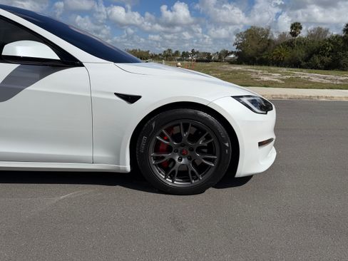 Used 2024 Tesla Model S Plaid image 4