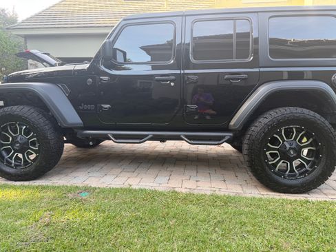 Used 2023 Jeep Wrangler Unlimited Sport image 6