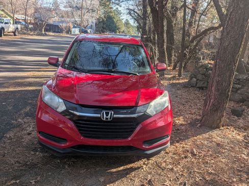 Used 2016 Honda HR-V LX image 4