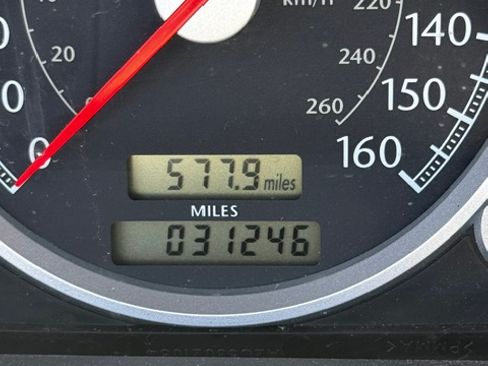 Used 2005 Chrysler Crossfire Limited RWD image 9