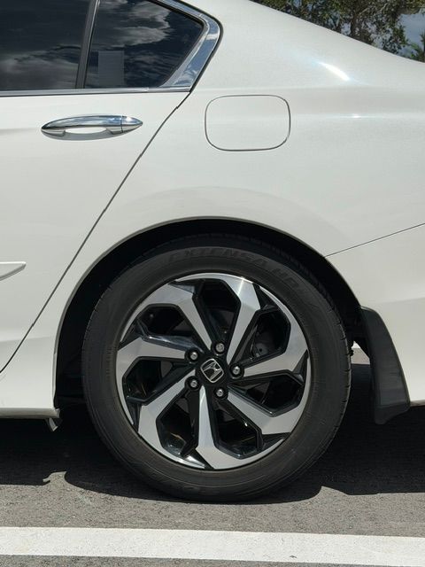 Used 2016 Honda Accord EX image 22