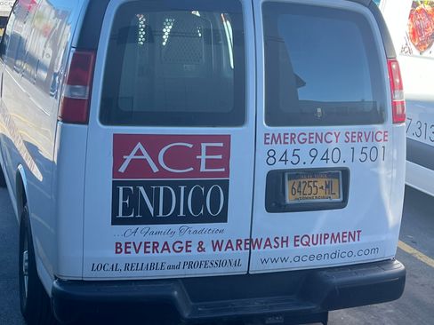 Used 2018 Chevrolet Express 2500 w/ Driver Convenience Package image 5