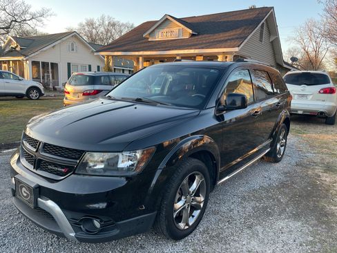 Used 2016 Dodge Journey Crossroad image 1