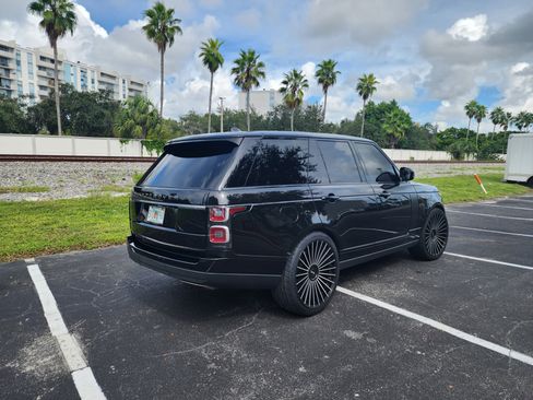 Used 2019 Land Rover Range Rover image 24