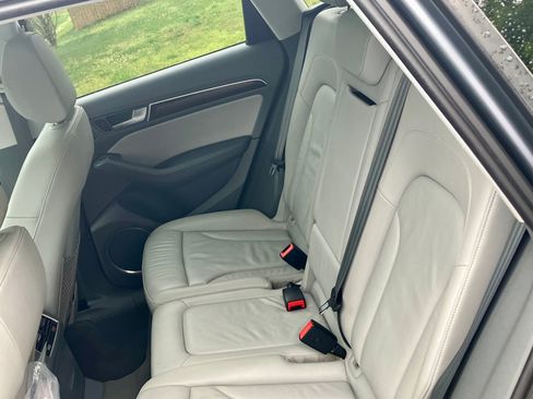 Used 2016 Audi Q5 2.0T Premium Plus w/ Technology Package image 12