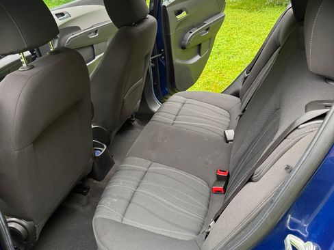 Used 2014 Chevrolet Sonic LT w/ Fun and Sun Package FWD image 11