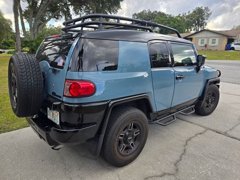 Used 2007 Toyota FJ Cruiser 2WD image 2