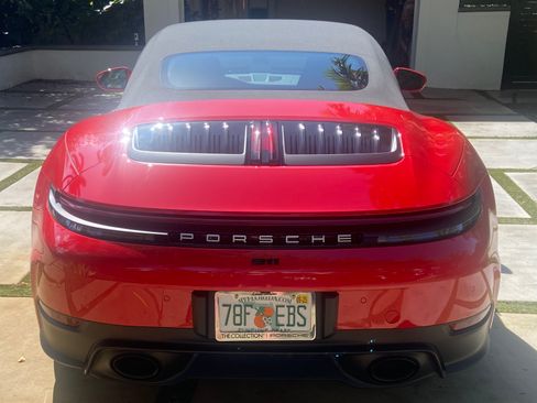 Used 2025 Porsche 911 Carrera image 9