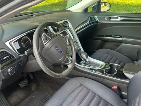 Used 2016 Ford Fusion SE AWD/4WD image 6