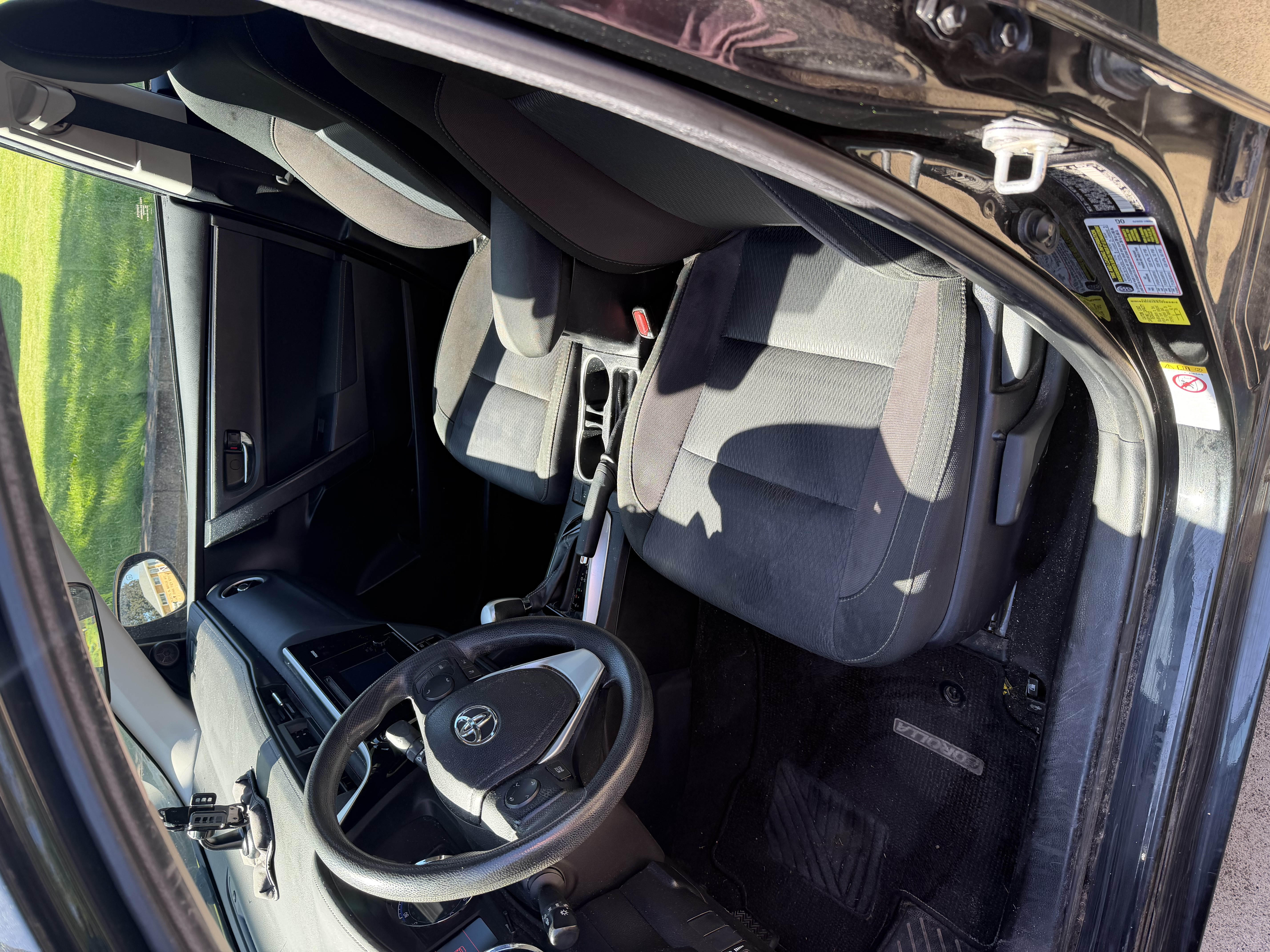 Used 2017 Toyota Corolla LE FWD image 16