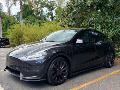 Used 2024 Tesla Model Y Performance AWD/4WD image 6
