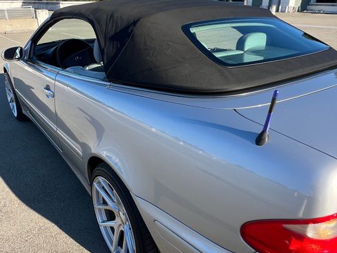 Used 2000 Mercedes-Benz CLK 320 CLK 320 Cabriolet 2D image 10