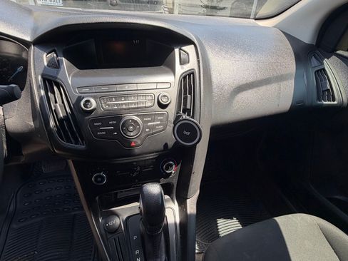 Used 2018 Ford Focus S FWD image 2
