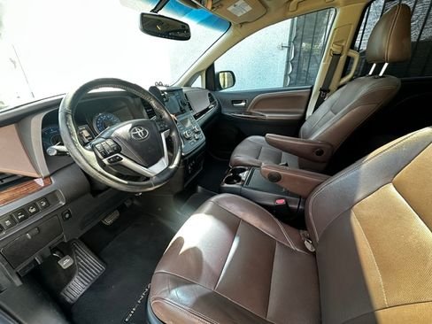 Used 2015 Toyota Sienna Limited FWD image 4