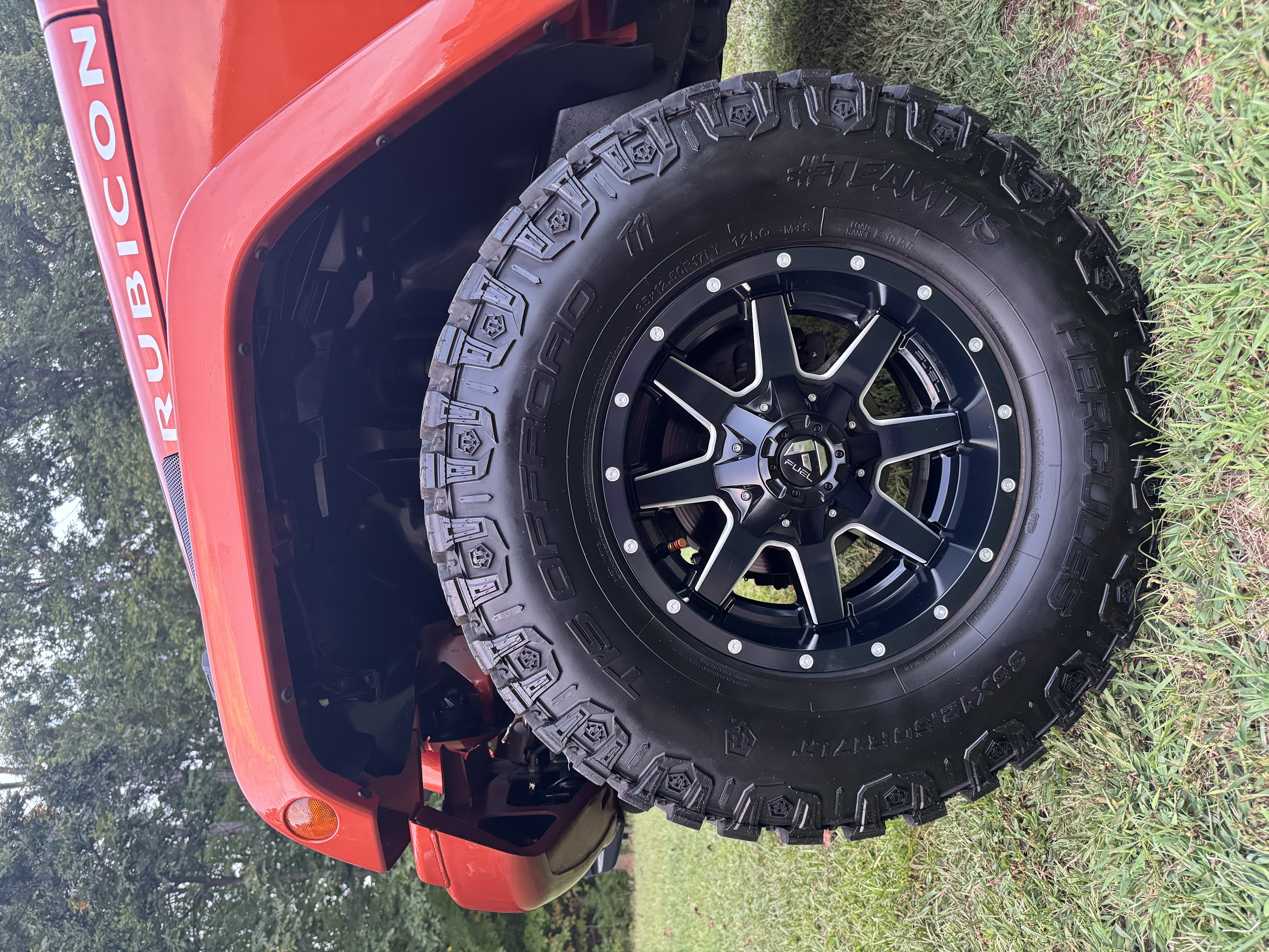 Used 2009 Jeep Wrangler Unlimited Rubicon w/ Dual Top Group AWD/4WD image 8