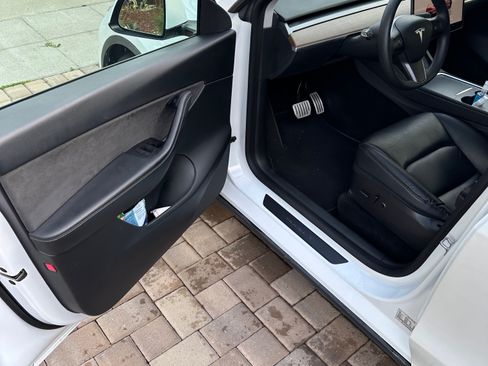 Used 2022 Tesla Model Y Performance AWD/4WD image 11