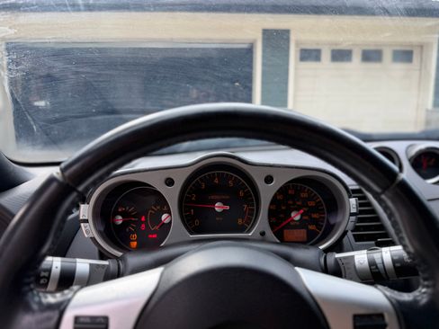 Used 2006 Nissan 350Z Track w/ (N93) Cargo Convenience Pkg image 6