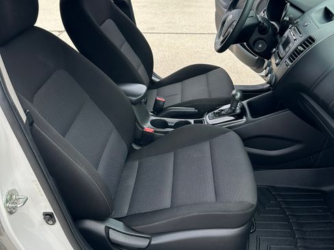 Used 2017 Kia Forte LX image 19
