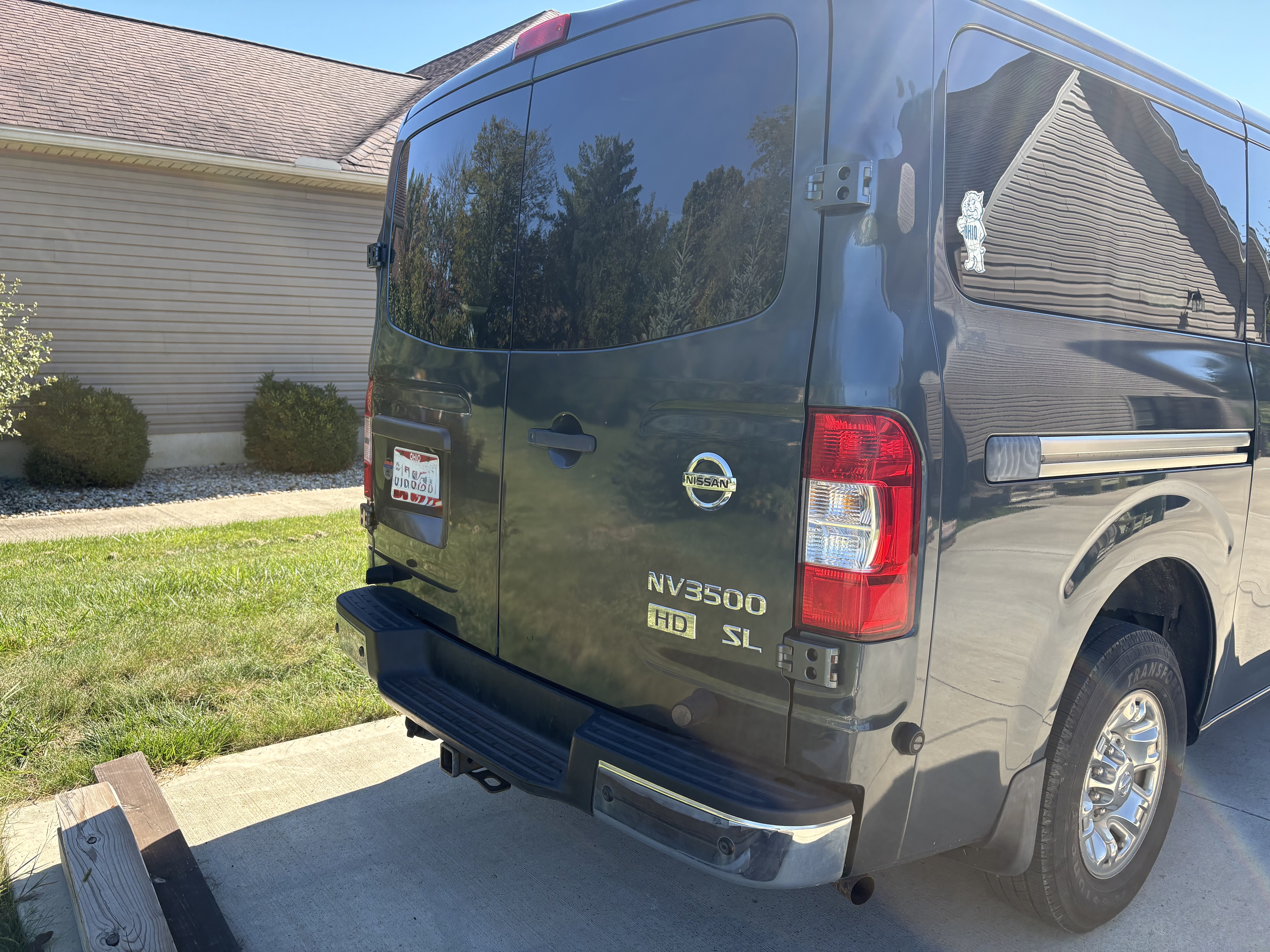 Used 2014 Nissan NV 3500 SL w/ Technology Package RWD image 6