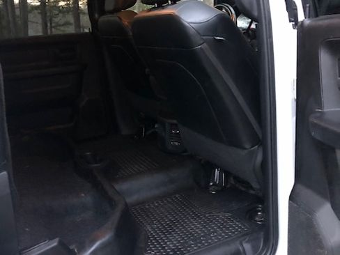 Used 2022 RAM 2500 Tradesman w/ Chrome Appearance Group image 4