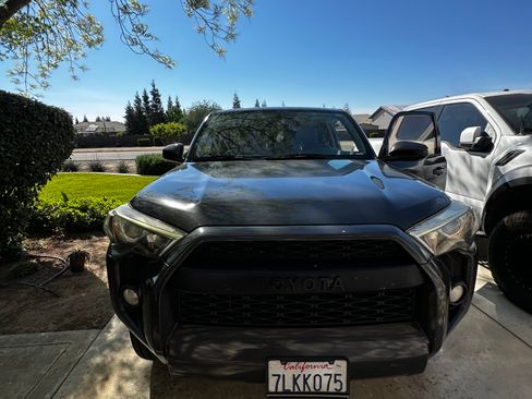 Used 2014 Toyota 4Runner SR5 image 4