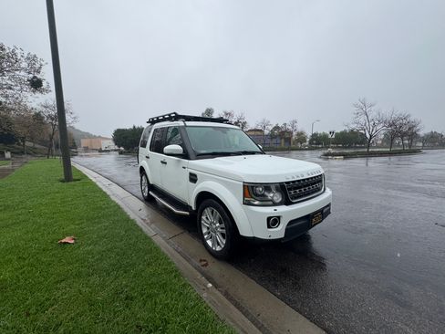 Used 2015 Land Rover LR4 HSE image 5