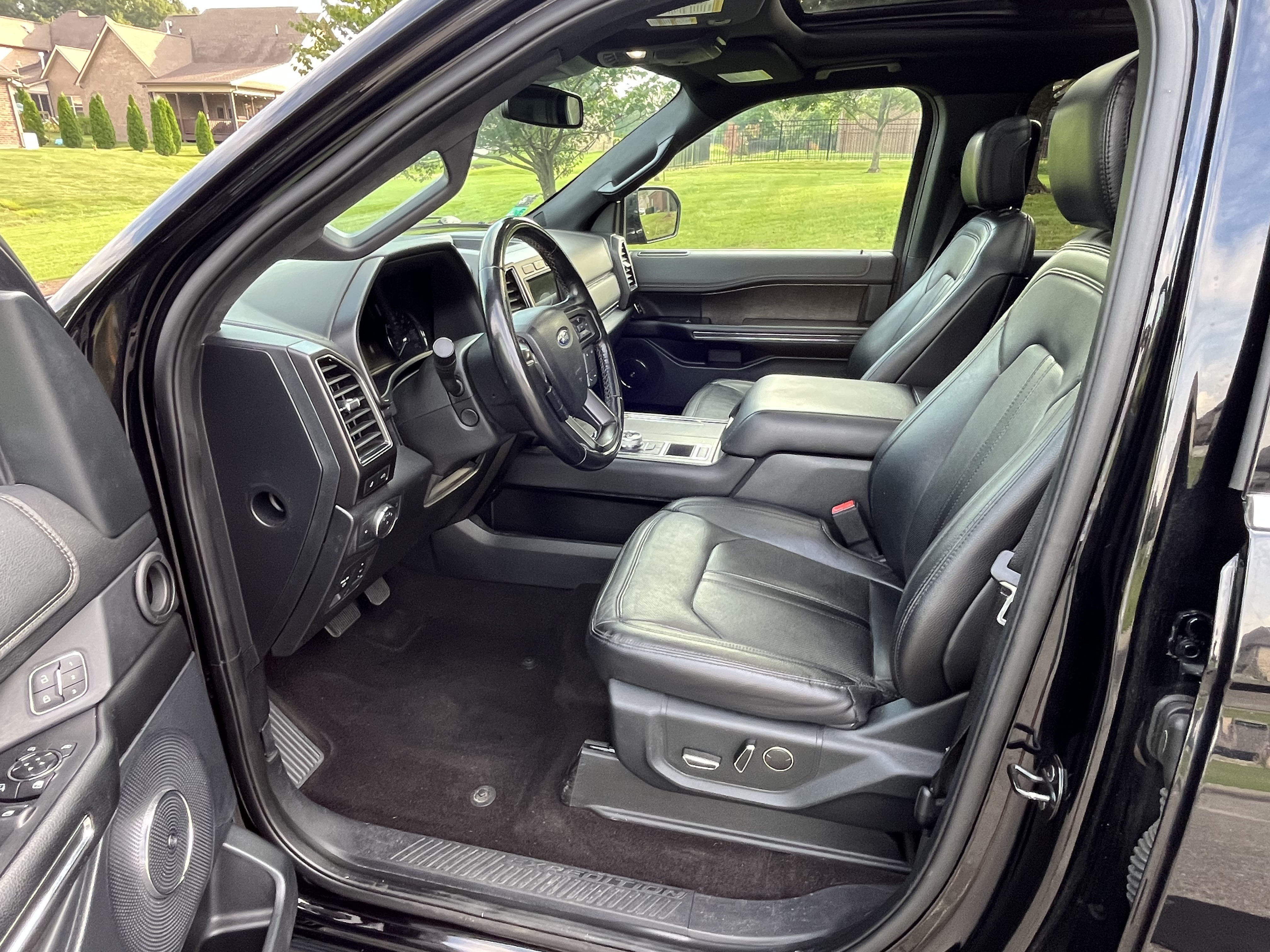 Used 2020 Ford Expedition Max Limited RWD image 16
