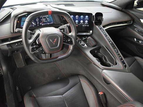 Used 2021 Chevrolet Corvette Stingray Premium Cpe w/ Z51 Performance Package image 11