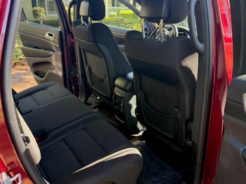 Used 2018 Jeep Grand Cherokee Laredo image 10