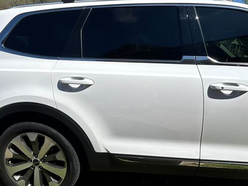 Used 2022 Kia Telluride EX w/ EX Premium Package image 11